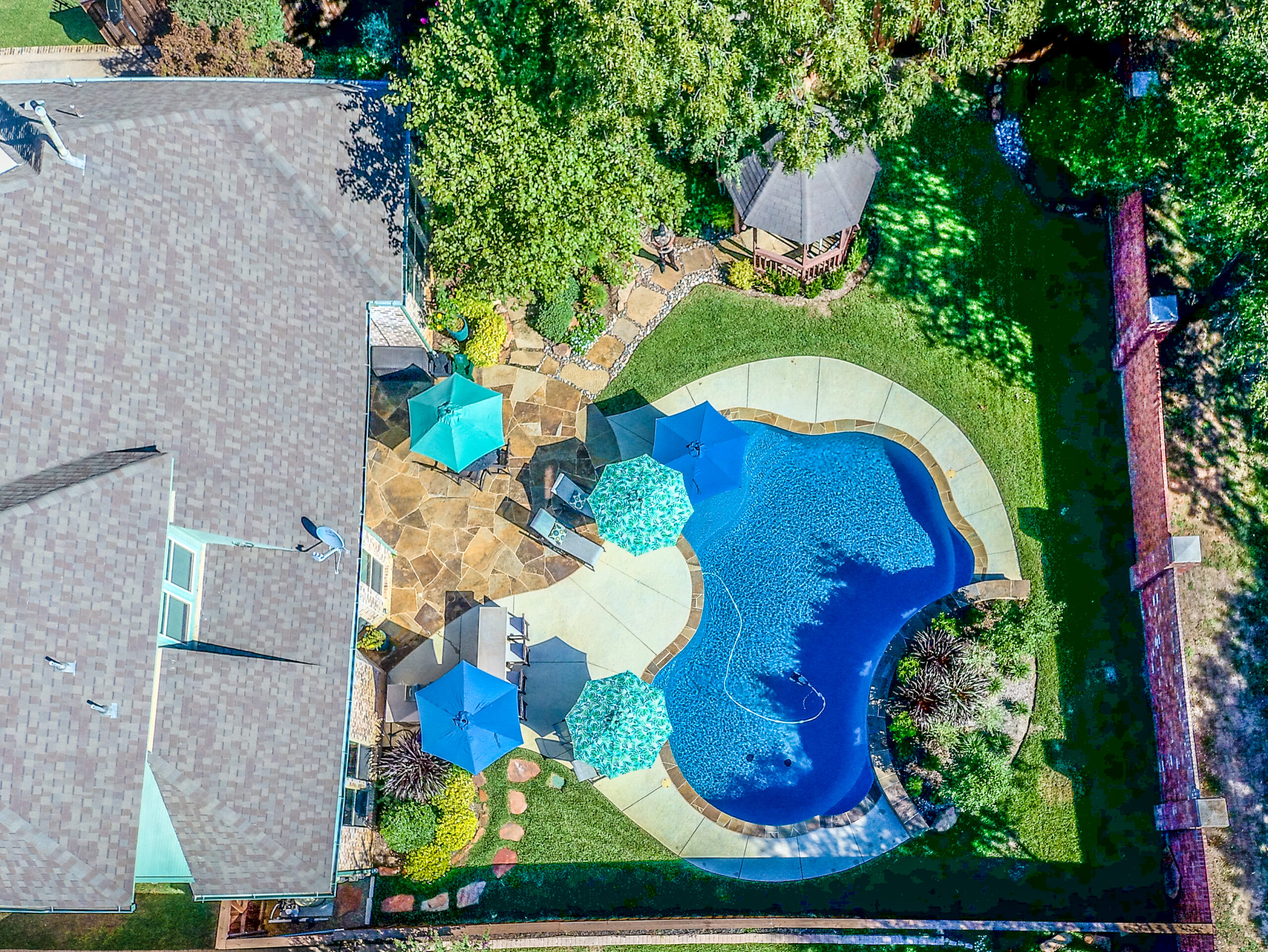 Mid City Custom Pool