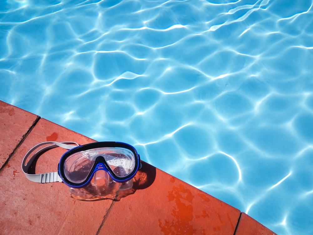 What Is Pool Mastic and How Do You Know When It Needs Replacing?