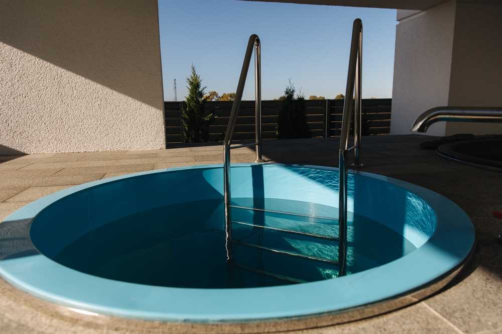 Hot Tub + Cold Plunge Combo: How to Plan a Contrast Therapy Setup for Your Backyard